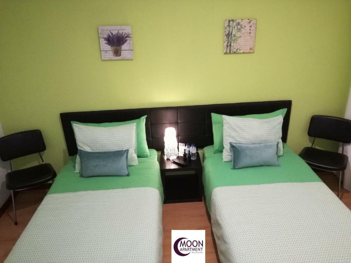Moon City Center Apartment Porto Luaran gambar